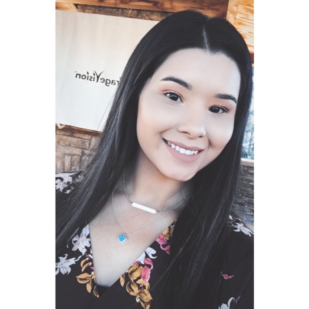 Meet your Posher, Gabriela